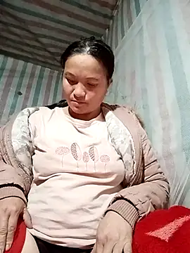 Snapshot of Love-Mama33 chatting on November 19, 2025, 12:38 pm Love-Mama33 online show from November 19, 2025, 12:38 pm