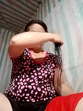 Snapshot of Love-Mama33 chatting on November 15, 2025, 1:48 pm Love-Mama33 online show from November 15, 2025, 1:48 pm