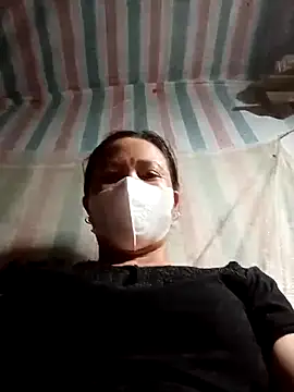 Snapshot of Love-Mama33 chatting on October 3, 2025, 10:55 pm Love-Mama33 online show from October 3, 2025, 10:55 pm