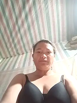 Snapshot of Love-Mama33 chatting on October 7, 2025, 7:42 am Love-Mama33 online show from October 7, 2025, 7:42 am