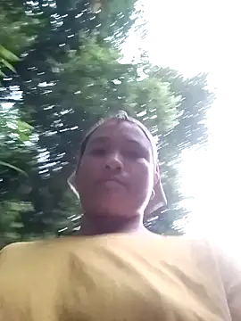 Snapshot of Love-Mama33 chatting on October 20, 2025, 10:38 am Love-Mama33 online show from October 20, 2025, 10:38 am