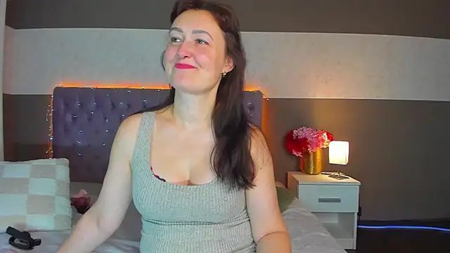 Snapshot of NathalyStars chatting on February 16, 2026, 2:05 pm NathalyStars online show from February 16, 2026, 2:05 pm