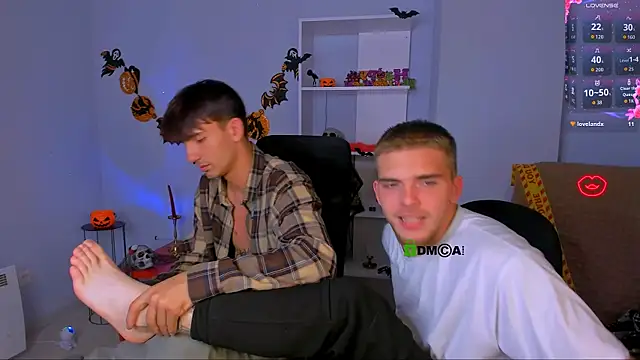 aron black  online show from October 18, 2025, 8:22 pm