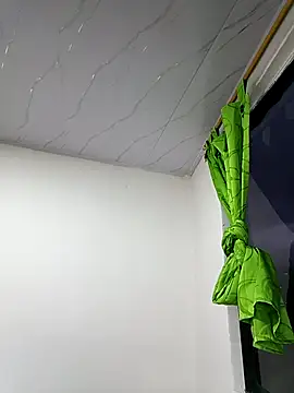 delaylacruz online show from December 4, 2025, 10:47 am