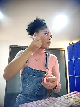 delaylacruz online show from November 13, 2025, 12:47 am