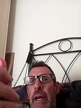 Snapshot of gigolobcn chatting on April 23, 2026, 1:13 pm gigolobcn online show from April 23, 2026, 1:13 pm