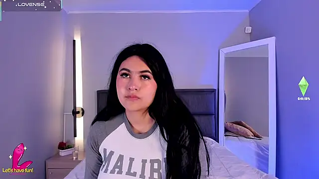 Snapshot of Emma__clark_ chatting on November 12, 2025, 3:05 pm Emma clark online show from November 12, 2025, 3:05 pm