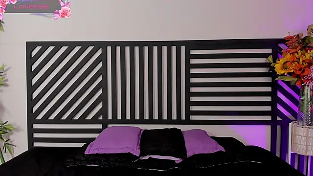 Snapshot of Emma__clark_ chatting on October 12, 2025, 3:35 pm Emma clark online show from October 12, 2025, 3:35 pm