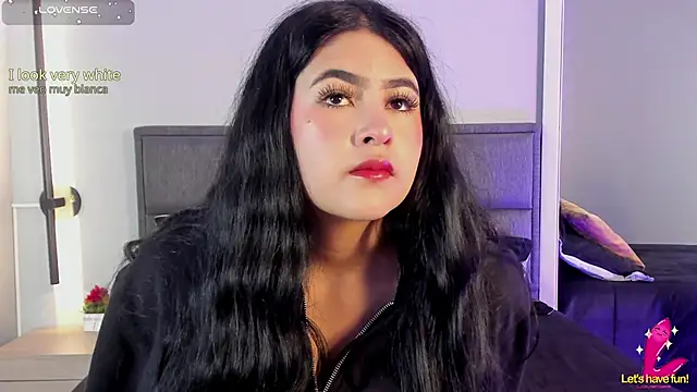 Snapshot of Emma__clark_ chatting on October 10, 2025, 12:17 pm Emma clark online show from October 10, 2025, 12:17 pm