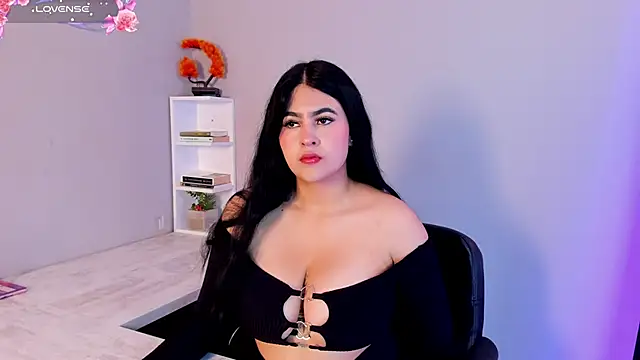 Snapshot of Emma__clark_ chatting on September 29, 2025, 12:33 pm Emma clark online show from September 29, 2025, 12:33 pm