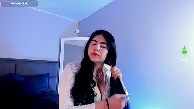 Snapshot of Emma__clark_ chatting on December 2, 2025, 11:23 am Emma clark online show from December 2, 2025, 11:23 am