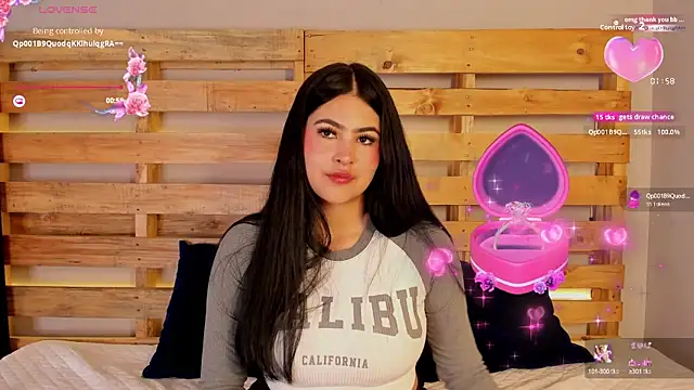 Snapshot of Emma__clark_ chatting on September 19, 2025, 12:31 pm Emma clark online show from September 19, 2025, 12:31 pm