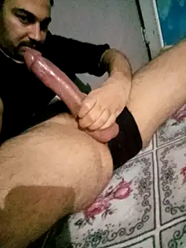 Aliii1657 online show from April 3, 2026, 9:21 pm