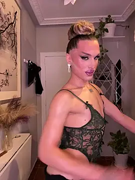 lacattiva online show from September 24, 2025, 5:52 pm