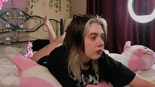 IrisSoCute online show from September 13, 2025, 7:52 am