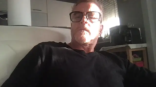 Snapshot of Axl_hot chatting on May 7, 2026, 5:38 pm Axl hot online show from May 7, 2026, 5:38 pm