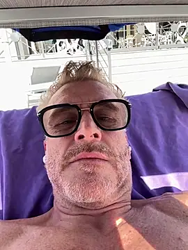 Snapshot of Axl_hot chatting on May 26, 2026, 3:54 pm Axl hot online show from May 26, 2026, 3:54 pm