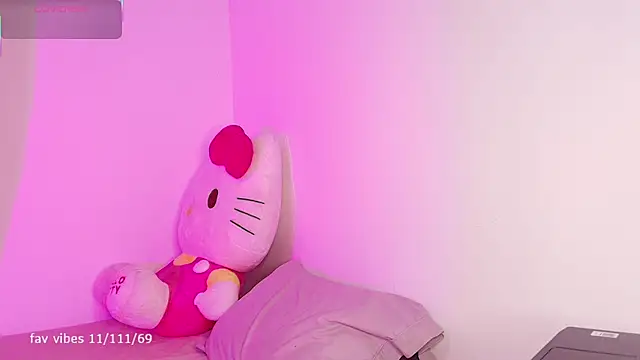 dulceangel   online show from September 12, 2025, 2:12 am