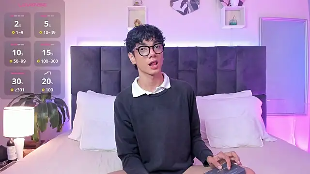 Phillicious   online show from October 1, 2025, 9:18 pm