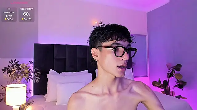 Phillicious   online show from November 7, 2025, 10:24 pm