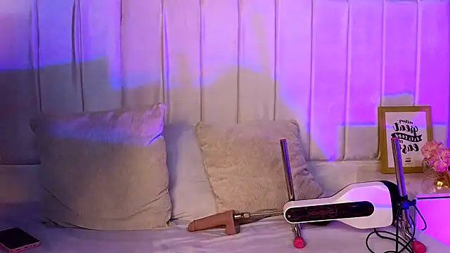 salma falcon online show from September 17, 2025, 7:38 pm