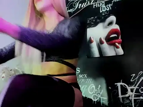 Megam  online show from November 14, 2025, 1:09 am