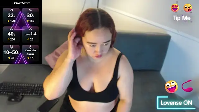 Snapshot of Paris_boobsbbw chatting on October 20, 2025, 9:37 pm Paris boobsbbw online show from October 20, 2025, 9:37 pm