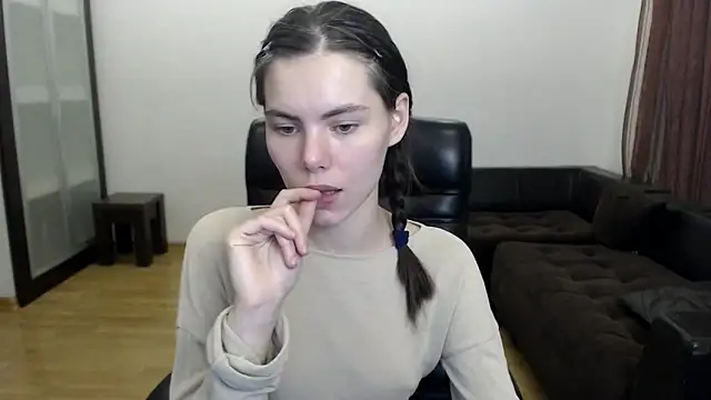 AmelieReve online show from October 18, 2025, 4:53 pm