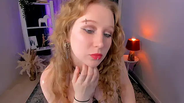 Snapshot of Astra_mluse chatting on November 21, 2025, 11:20 am Astra mluse online show from November 21, 2025, 11:20 am