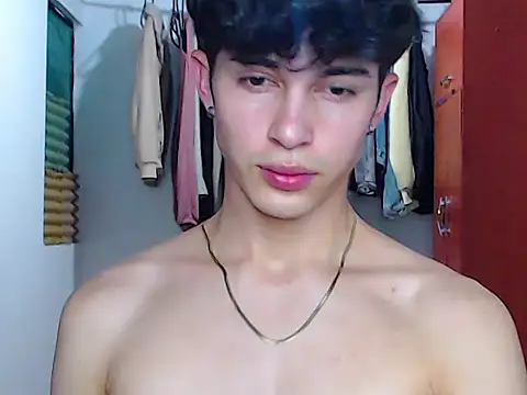 john vichenso online show from September 18, 2025, 9:40 pm