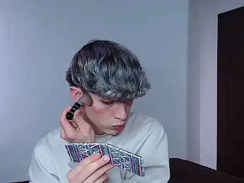 john vichenso online show from October 17, 2025, 8:32 pm