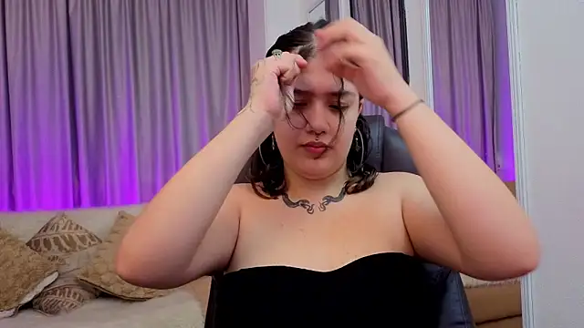 Niaa Stark online show from April 14, 2026, 7:52 pm