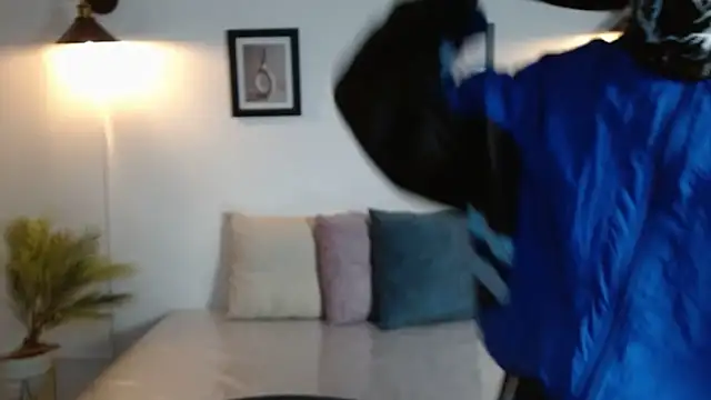 Evanss lx online show from April 15, 2026, 7:18 pm