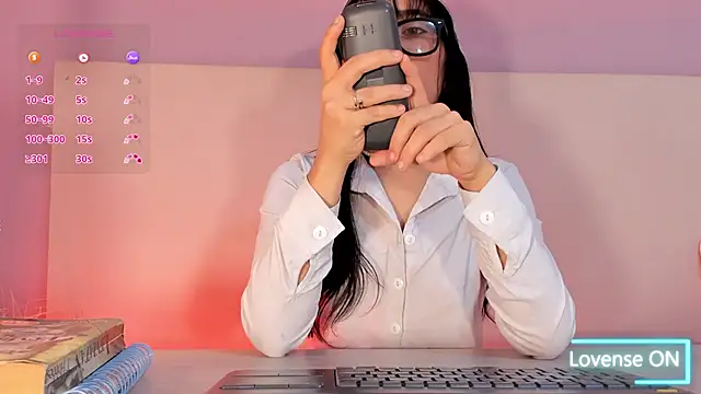 Snapshot of AlannaJonnes chatting on March 25, 2026, 12:15 pm AlannaJonnes online show from March 25, 2026, 12:15 pm