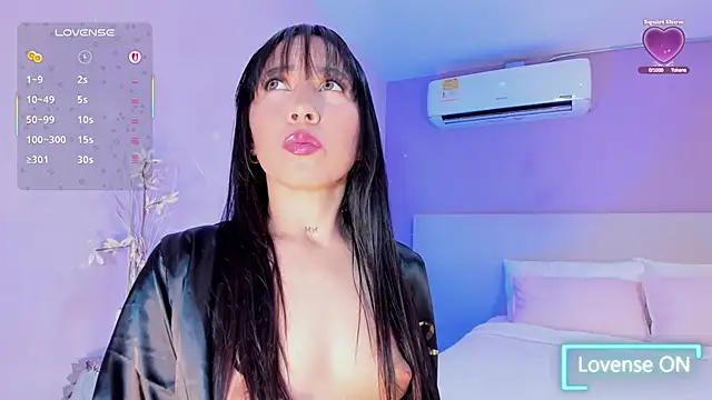 Snapshot of AlannaJonnes chatting on April 9, 2026, 12:11 pm AlannaJonnes online show from April 9, 2026, 12:11 pm