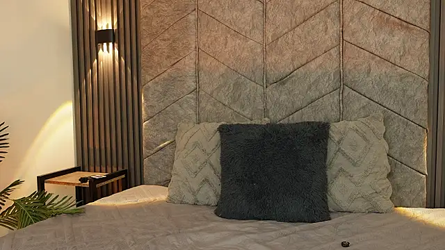 maddy1y  online show from February 16, 2026, 12:04 pm