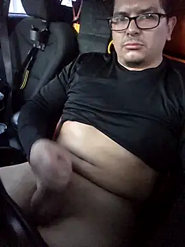 Snapshot of lucho8690 chatting on November 10, 2025, 10:26 pm lucho8690 online show from November 10, 2025, 10:26 pm