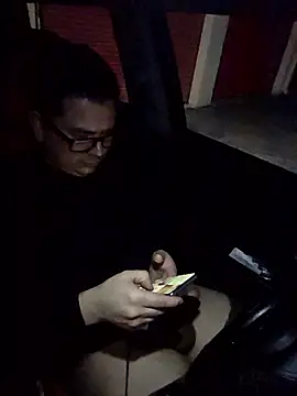 Snapshot of lucho8690 chatting on January 13, 2026, 2:15 am lucho8690 online show from January 13, 2026, 2:15 am