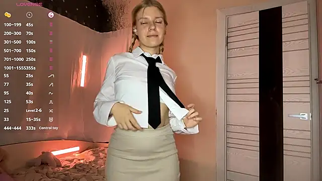 MaryjaneSpider online show from October 14, 2025, 2:50 pm