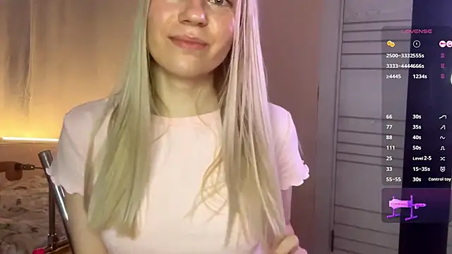 MaryjaneSpider online show from November 25, 2025, 3:56 pm