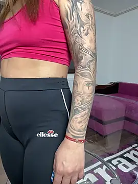 MiaKiittyy online show from November 3, 2025, 1:00 am