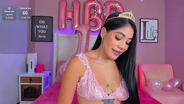 Snapshot of sarahyessica chatting on May 7, 2026, 8:12 pm sarahyessica online show from May 7, 2026, 8:12 pm