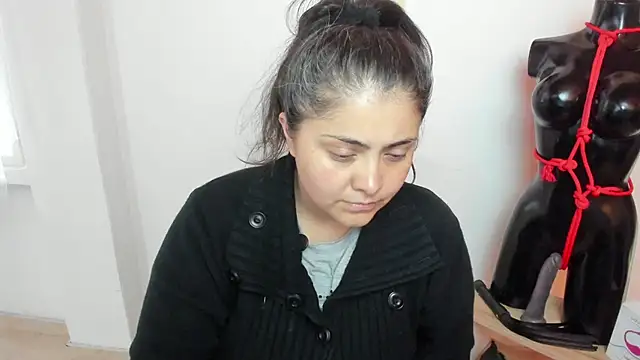 TifanyAmazinng online show from September 16, 2025, 12:17 pm