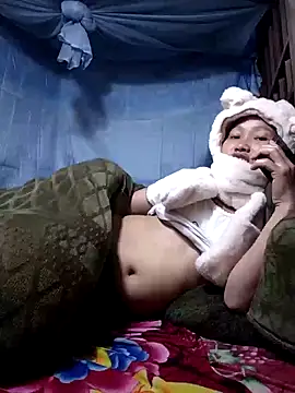 PhamPm70 online show from December 17, 2025, 12:54 pm