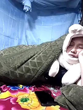 PhamPm70 online show from December 18, 2025, 1:04 pm