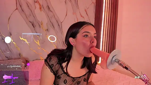 alicecute77 online show from September 30, 2025, 2:28 am