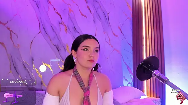 alicecute77 online show from October 26, 2025, 2:23 am