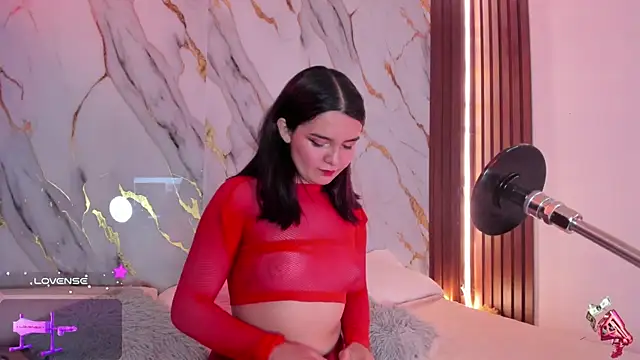 alicecute77 online show from October 6, 2025, 2:24 am