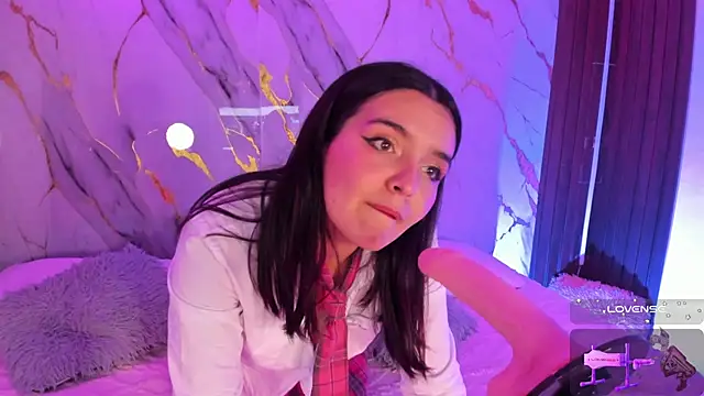 alicecute77 online show from November 24, 2025, 2:44 am