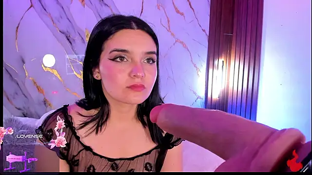 alicecute77 online show from March 31, 2026, 2:24 am